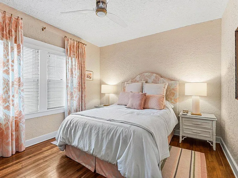 217 SE Coconut Ave — Photo 24
