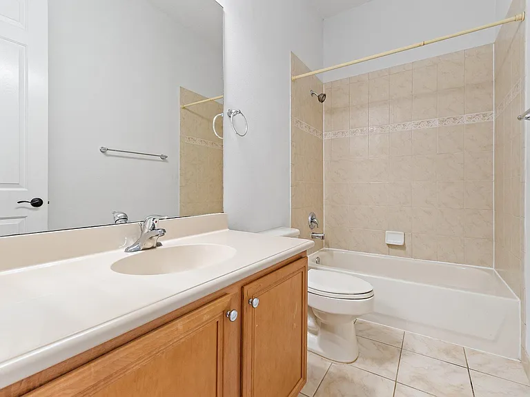 150 Lismore Ln — Photo 35