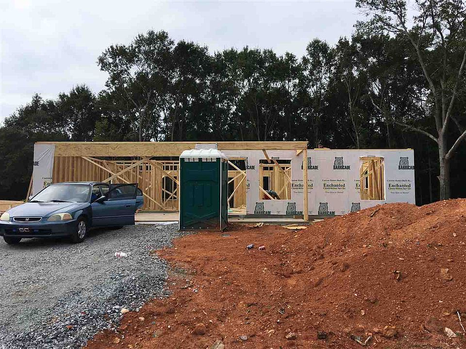 2nd image of 117 Green River Rd