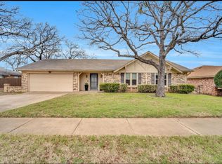 605 Steeplechase Dr, Bedford, TX 76021