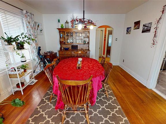 4th image of 7333 Lindell Blvd