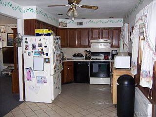 3rd image of 85 Franklin Ave