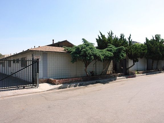 2nd image of 8901 Orion Ave #5