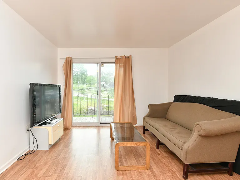 207 Manhattan Ave #2 — Photo 9