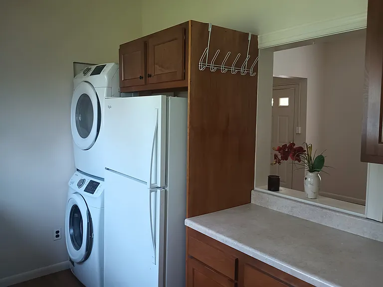 2345 Mount Carmel Ave #2 — Photo 2