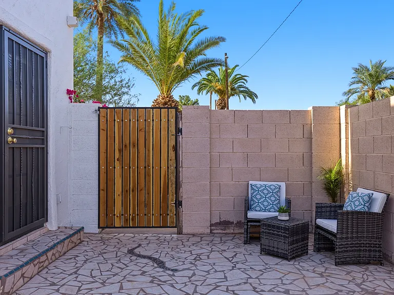 2241 E Harvard St — Photo 19
