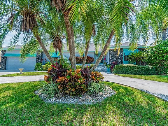 2nd image of 922 Golf Island Dr