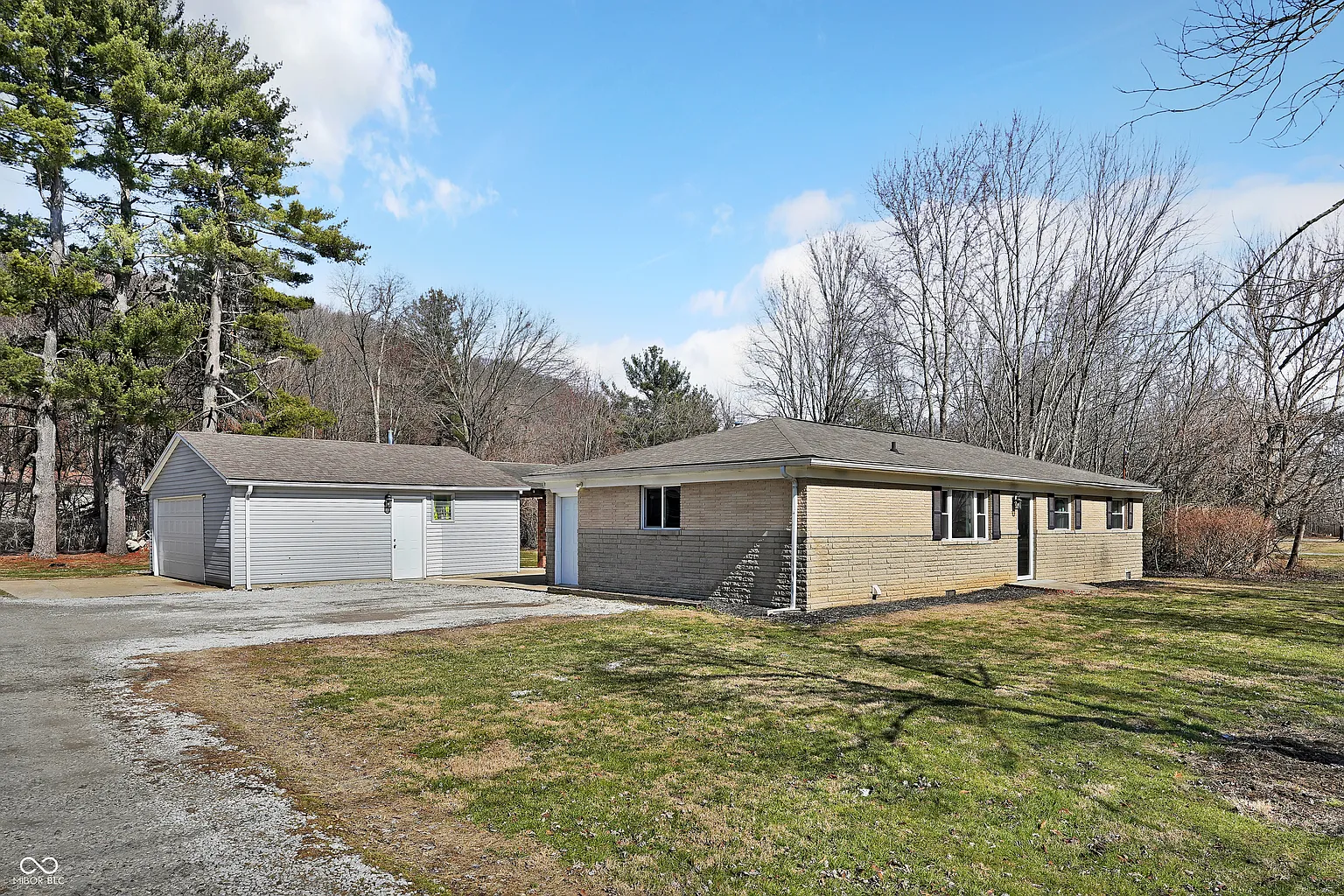 290 Robb Hill Rd photo 1