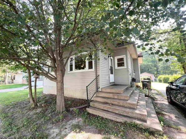 611 N Springer St, Carbondale, IL 62901