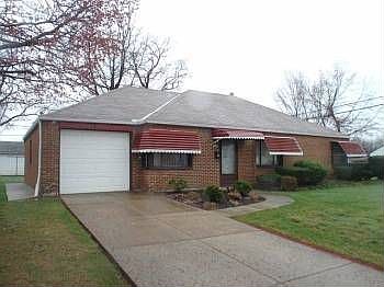 2nd image of 727 Willow Dr