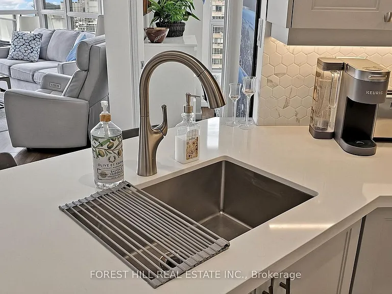 230 Queens Quay W #2816 — Photo 7