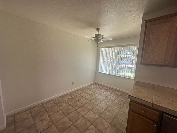 4th image of 17 North St #A & B