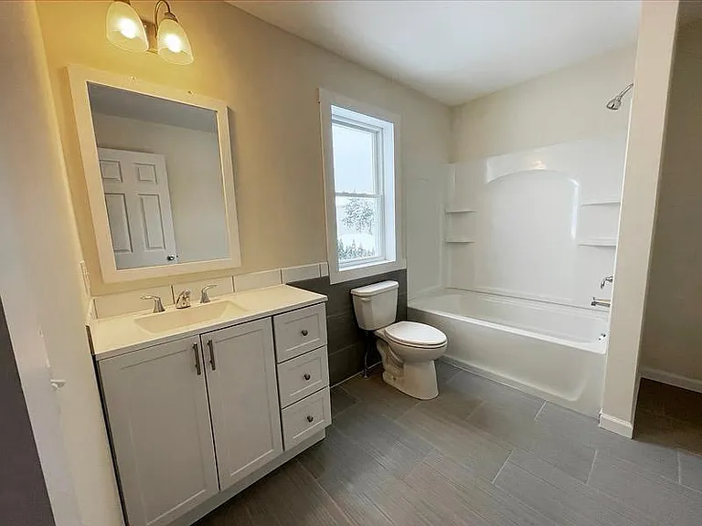 132 Gold St #2 — Photo 6