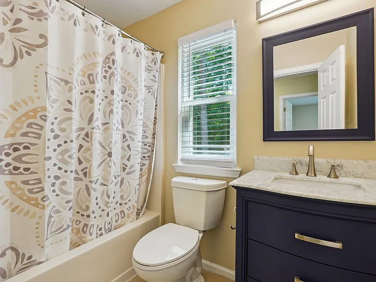 Shared hall bath upstairs