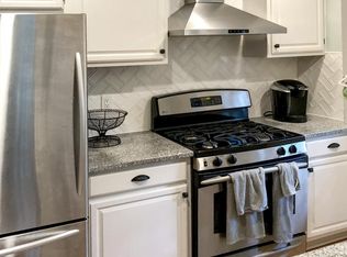 39 Colleton Dr, Charleston, SC 29407