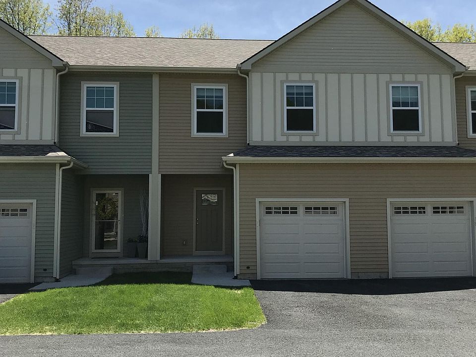 Front Entrance / 1 Car Garage