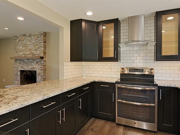 4th image of 908 NE 5th St