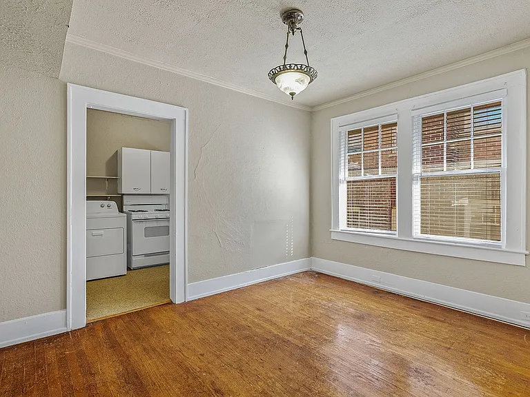 Highland Court — Photo 10