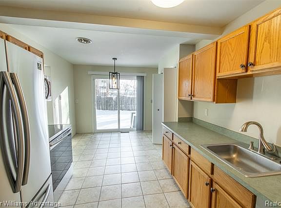 3rd image of 26082 Franklin Pointe Dr #1
