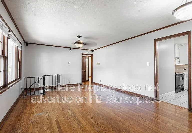 3029 W 74th St — Photo 3