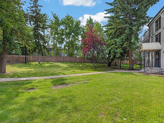 4th image of 24 Alpine Pl Unit 304