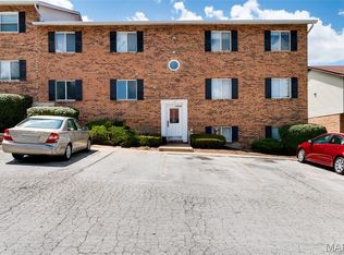 7 Village West Ct APT 201, Washington, MO 63090