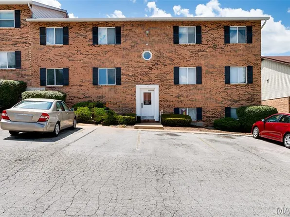 7 Village West Ct APT 201, Washington, MO 63090