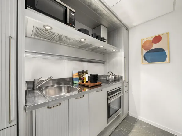 18 West 48th Street image 5 of 19