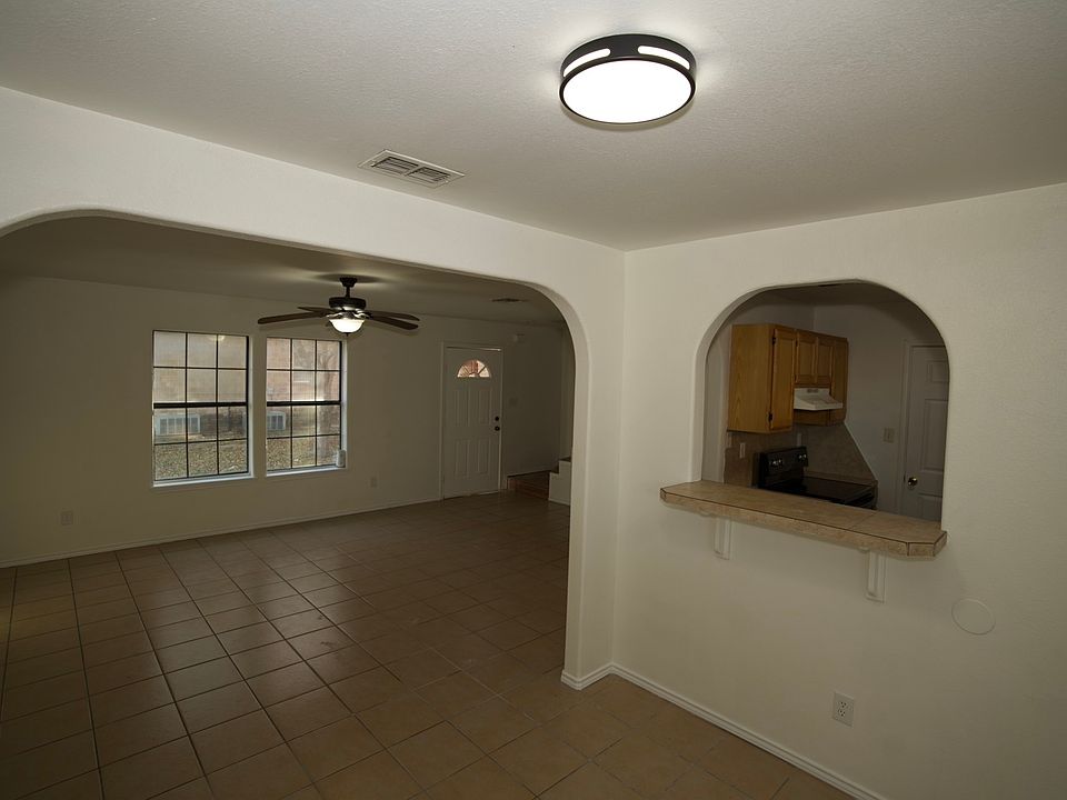 1st image of 746 Sonesta Dr APT B