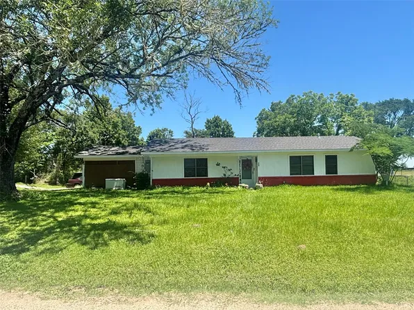 724 W 5th St, Groveton, TX 75845