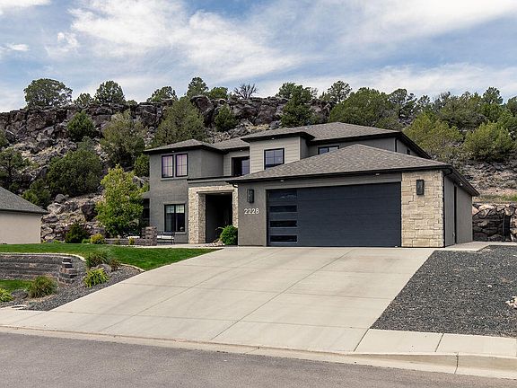 4th image of 2228 S Canyon Cir