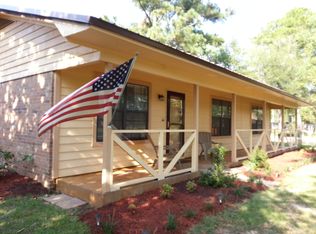 5801 Coy Burgess Loop, Defuniak Springs, FL 32435