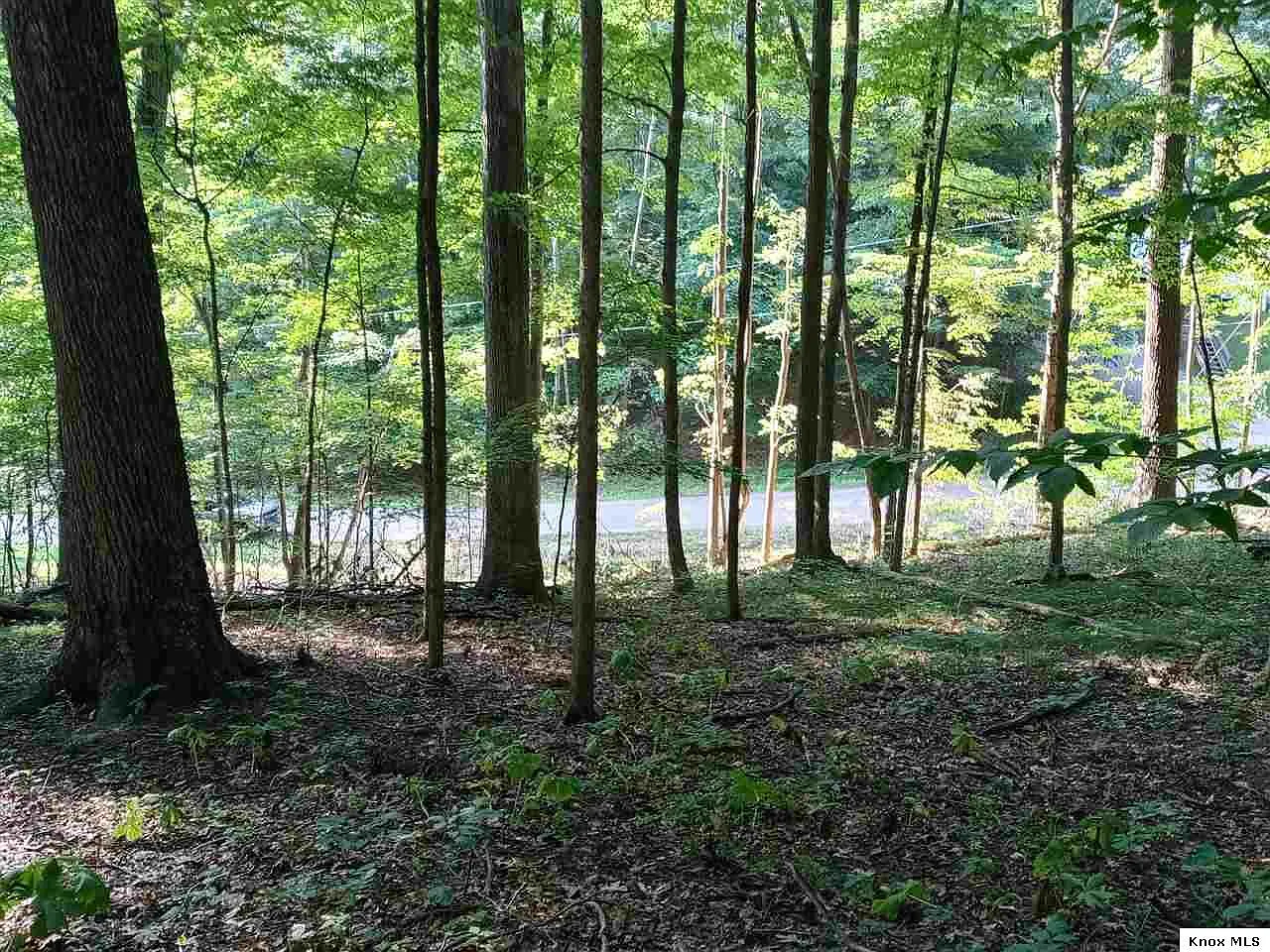 304 Highland Hills Dr photo 1