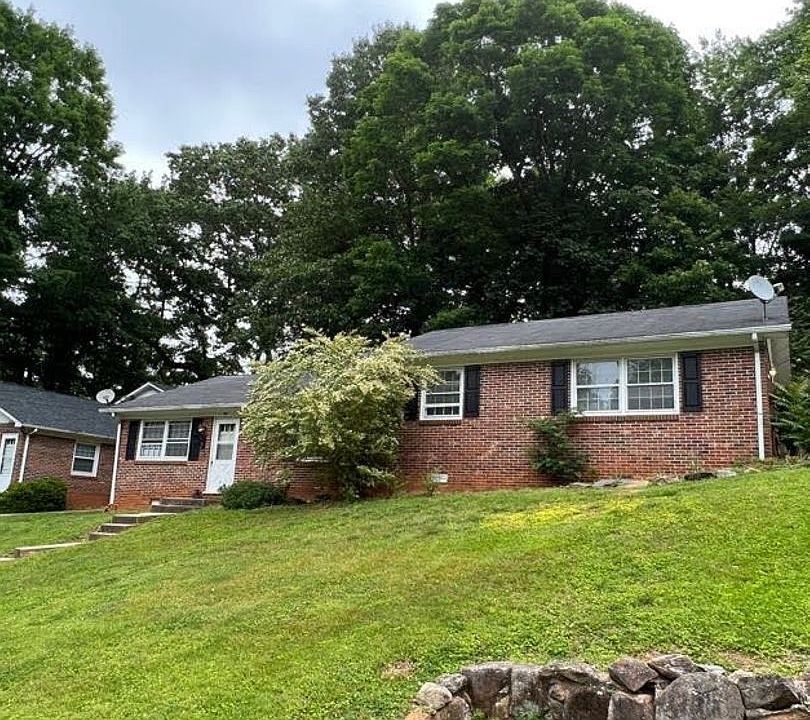 1st image of 1024 Moseley Dr