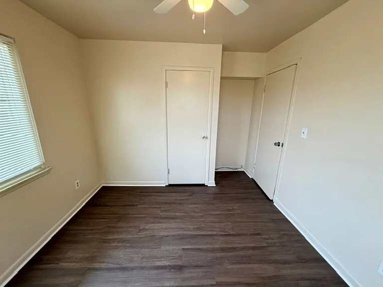 212 Arcola St — Photo 6