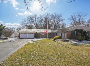 3 Belaire Rd, Marlboro, NJ 07746