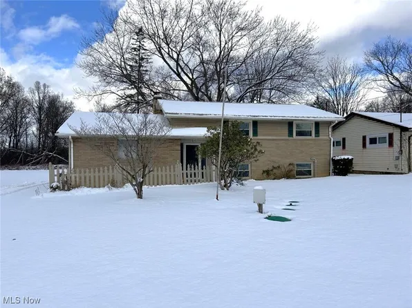 9411 Edgewood Dr, Windham, OH 44288