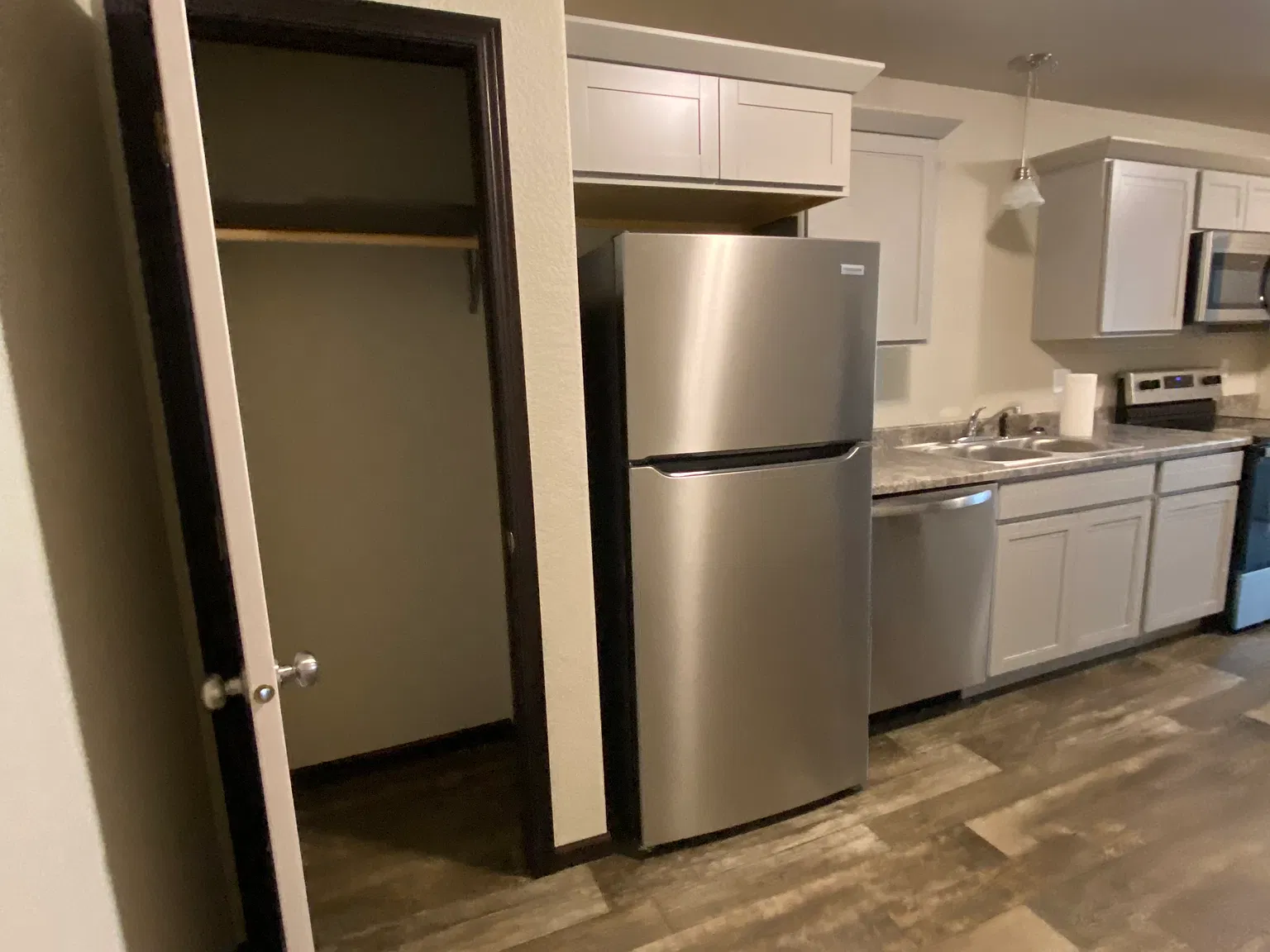 Studio, 545 sqft, $975 — Photo 1