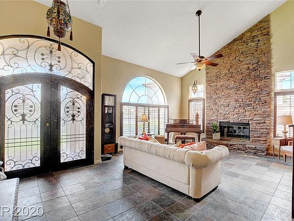 5th image of 906 Alta Oaks Dr