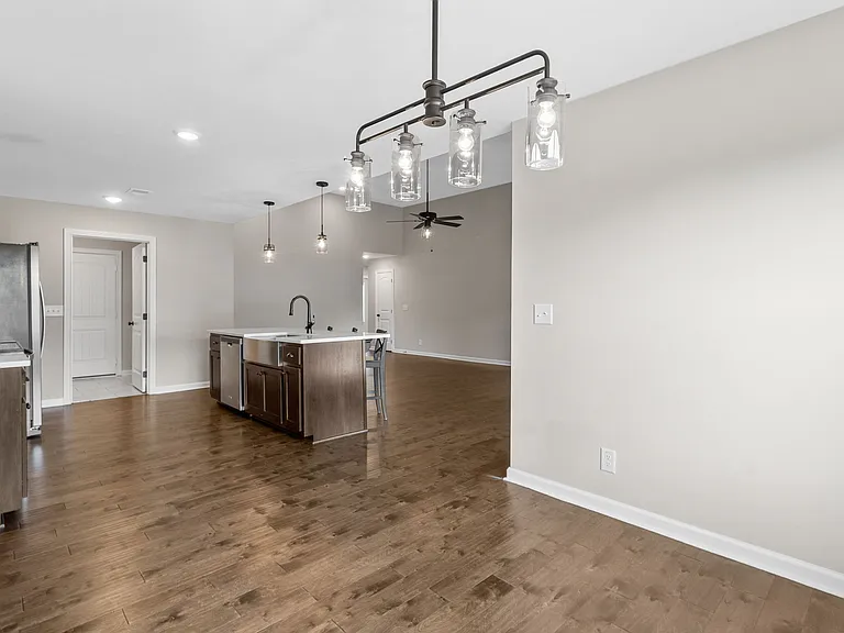 805 Waldon Ct — Photo 16