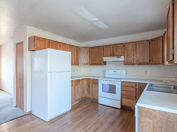 4th image of 1420 25th Ave