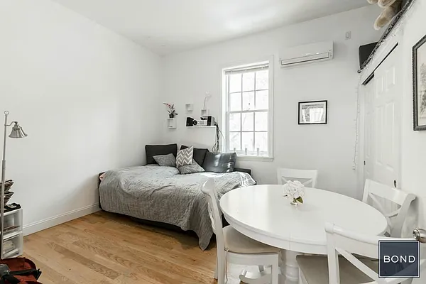 Rented by Bond New York | media 24