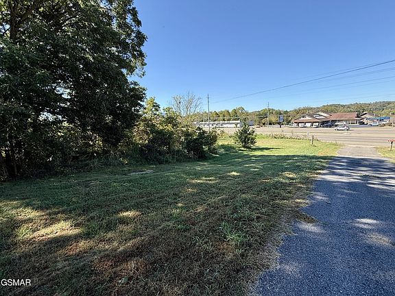 4th image of 34 Winfield Dunn Pkwy Lot 3&4