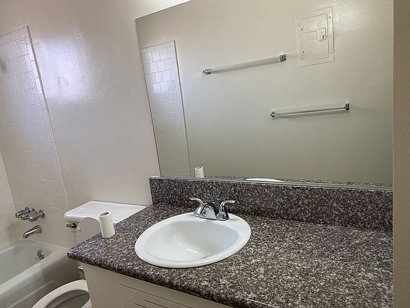 5th image of 4401 Columbus St APT 14
