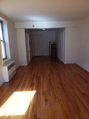 Rented by Smart NY Realty LLC | media 24