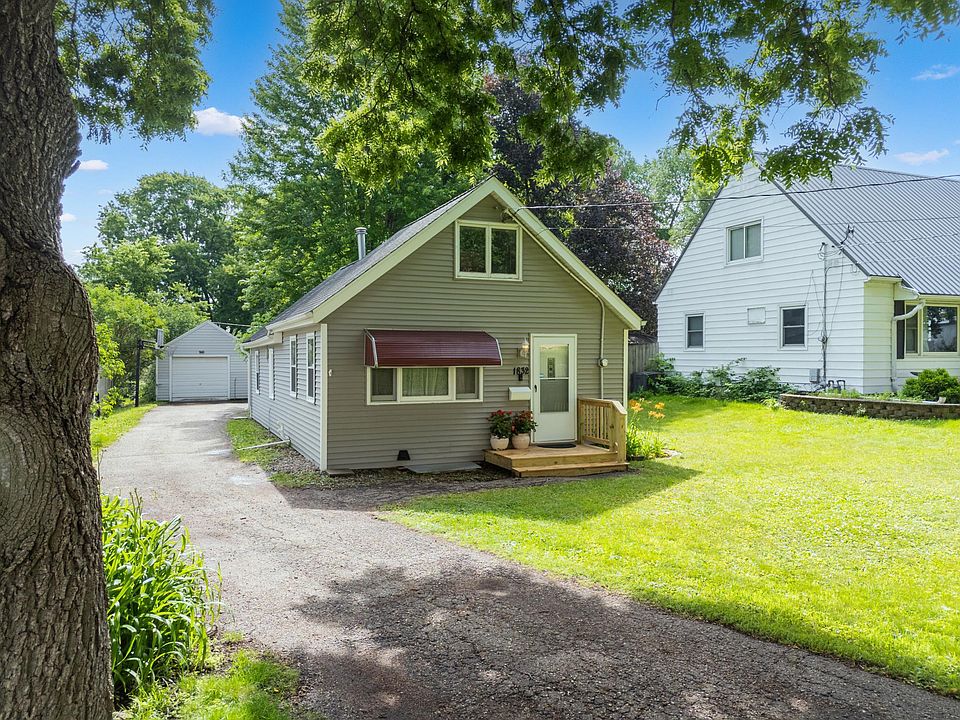 1st image of 1832 1st Ave SE