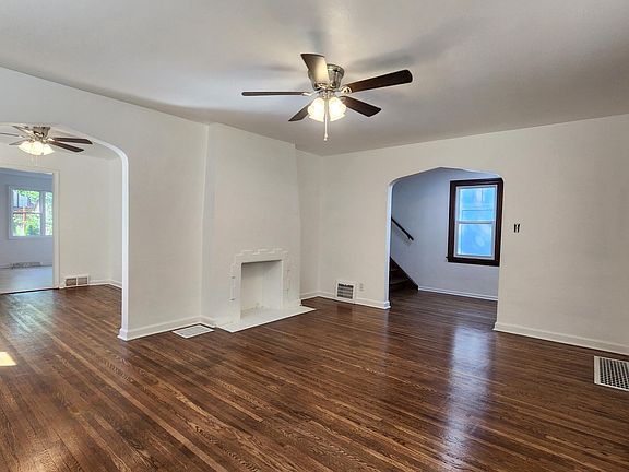 3rd image of 2713 Goddard Rd