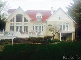 9960 Sunrise Dr, Pinckney, MI