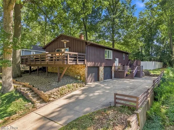 6226 Woodmoor Ave NW, Canton, OH 44718