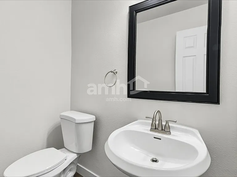 4071 E Abraham Ln — Photo 9